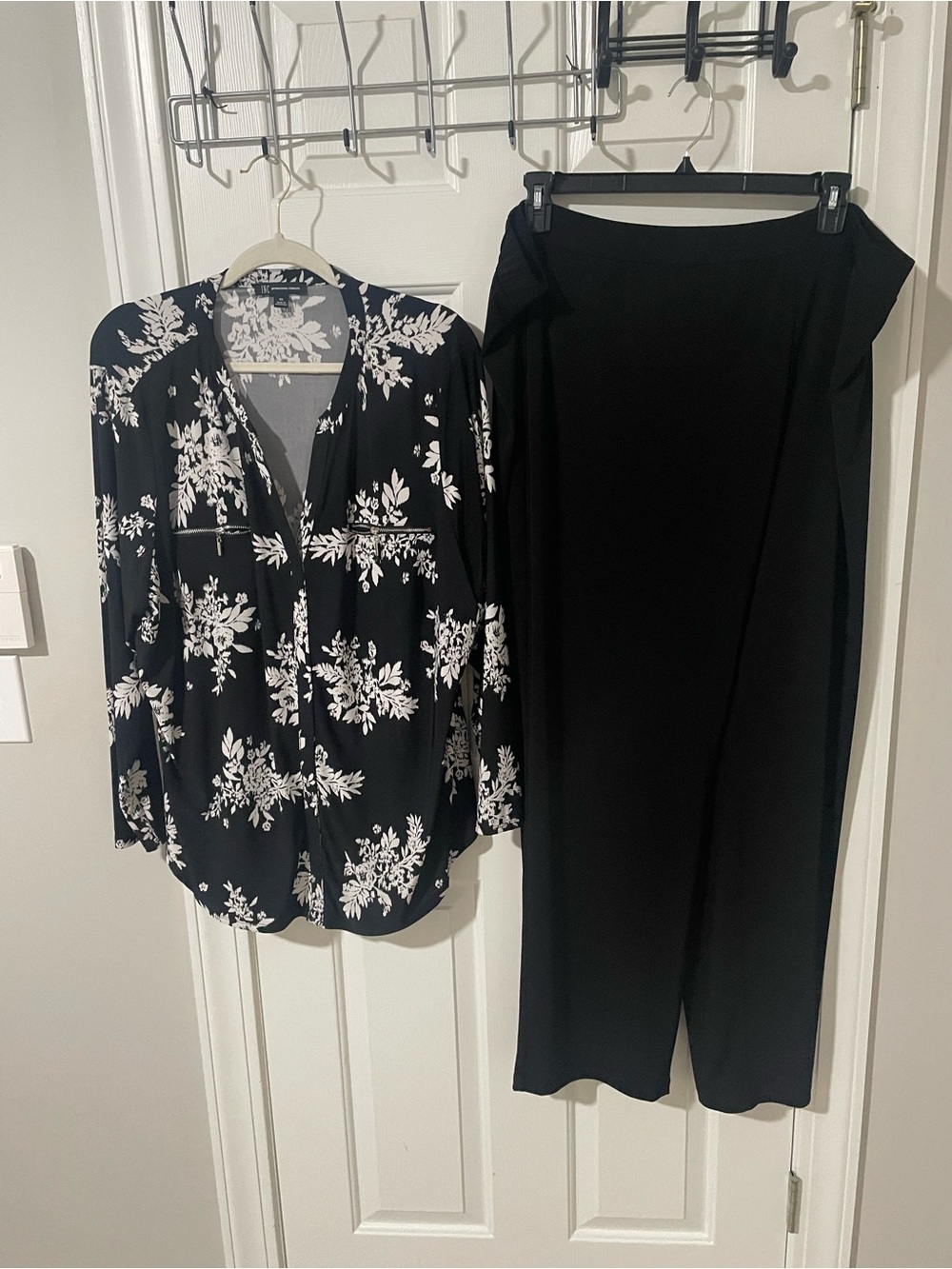 Black Floral Inc Blouse & Black Wide-Leg Pants Set 3x Susan graver